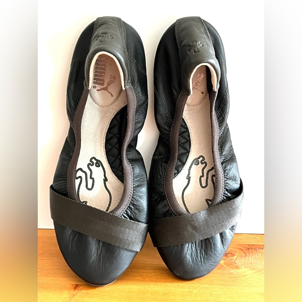 Rare Puma Rhythm black leather ballet flats size 8